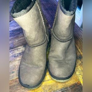 UGG Australia Women's Classic Short Booties, dark brown